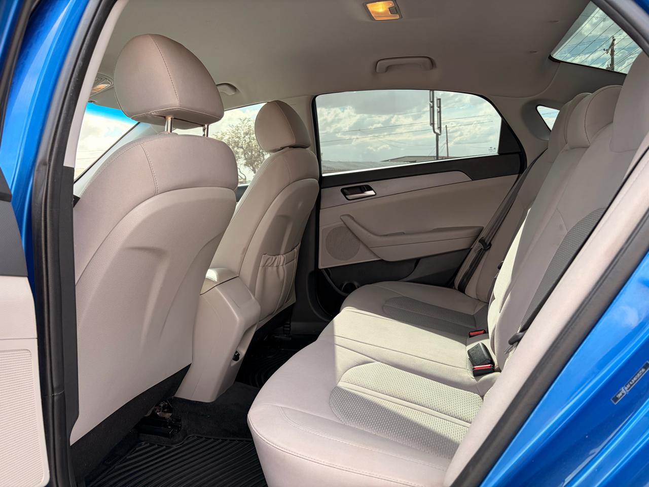 Hyundai Sonata SE 2.4L 2018