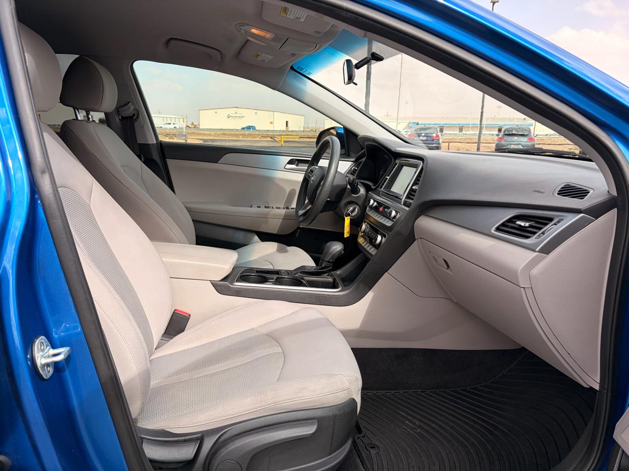 Hyundai Sonata SE 2.4L 2018