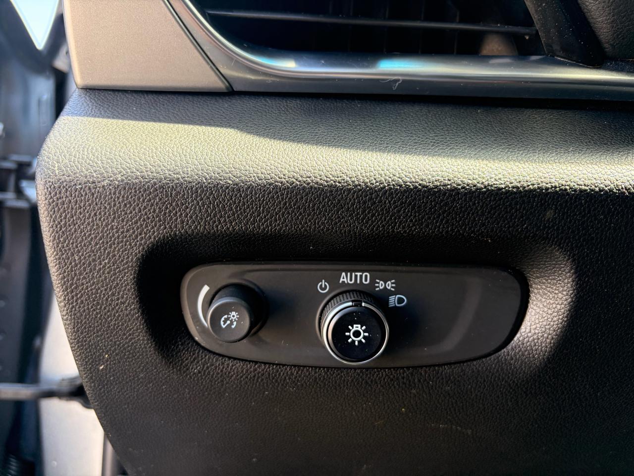 Chevrolet Traverse FWD 4dr LS w/1LS 2018