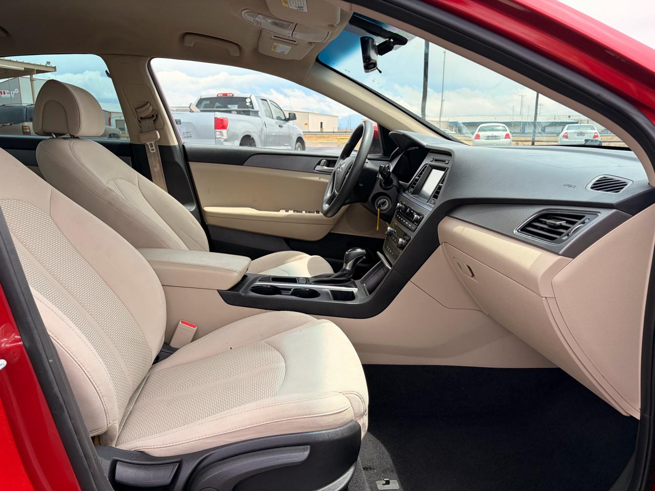Hyundai Sonata SE 2.4L 2017