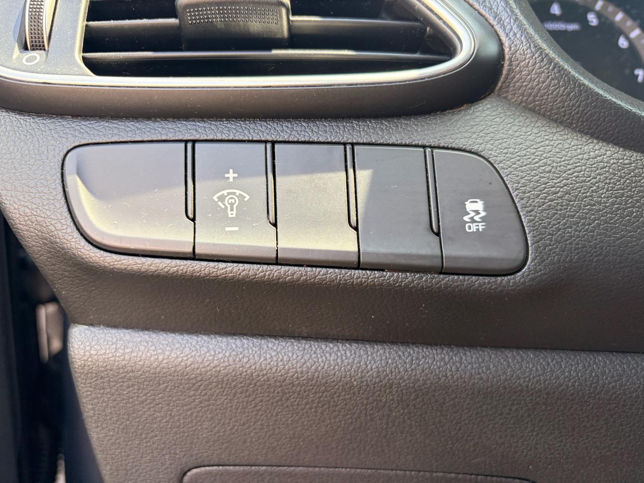 Hyundai Elantra GT Auto 2018