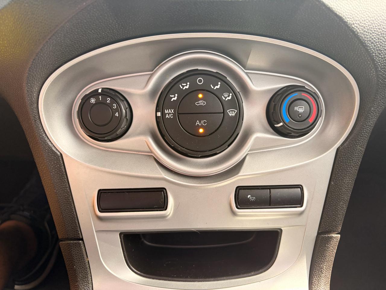Ford Fiesta SE Sedan 2018