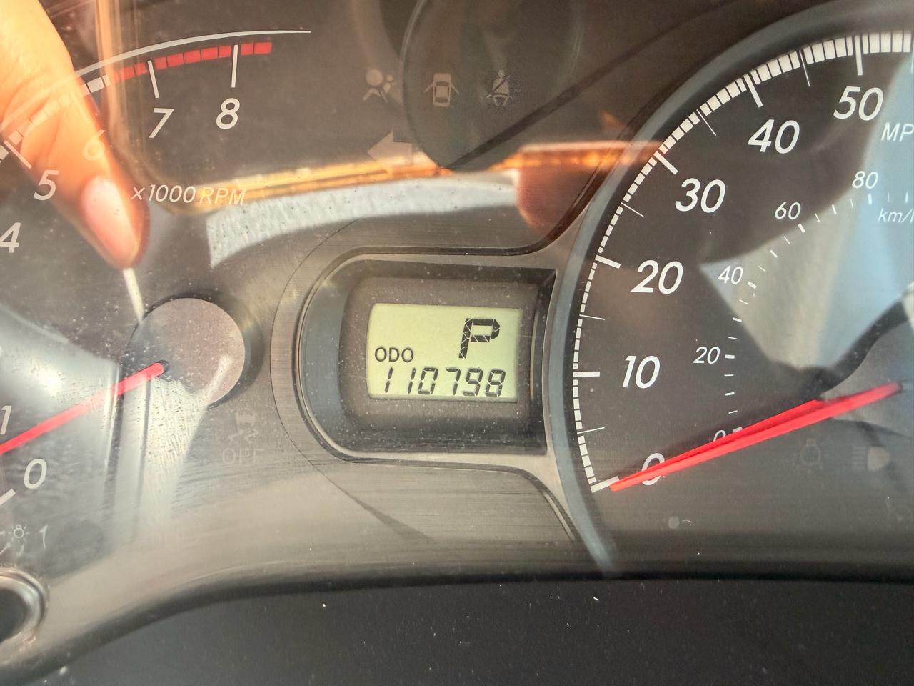 Toyota Sienna 5dr 7-Pass Van V6 LE FWD (Natl) 2013