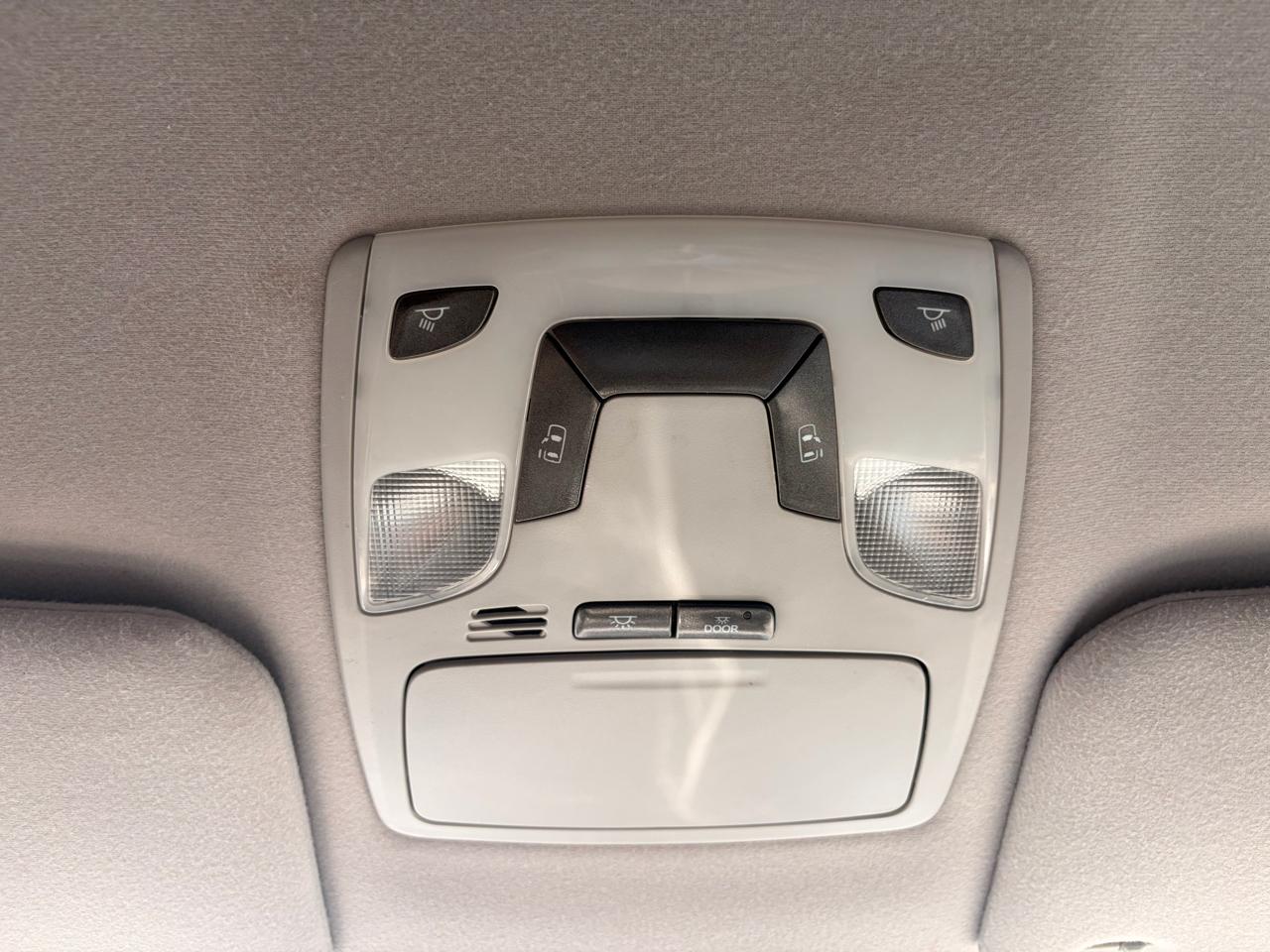 Toyota Sienna 5dr 7-Pass Van V6 LE FWD (Natl) 2013
