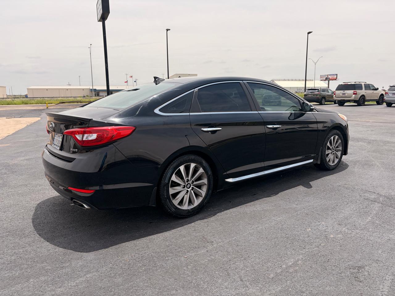 Hyundai Sonata 4dr Sdn 2.4L Sport PZEV 2015