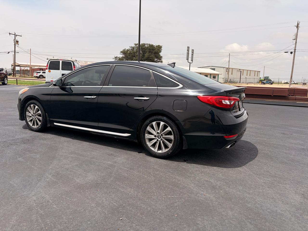 Hyundai Sonata 4dr Sdn 2.4L Sport PZEV 2015