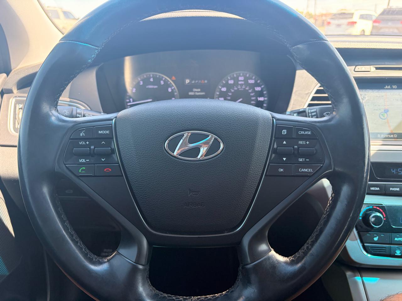 Hyundai Sonata 4dr Sdn 2.4L Sport PZEV 2015