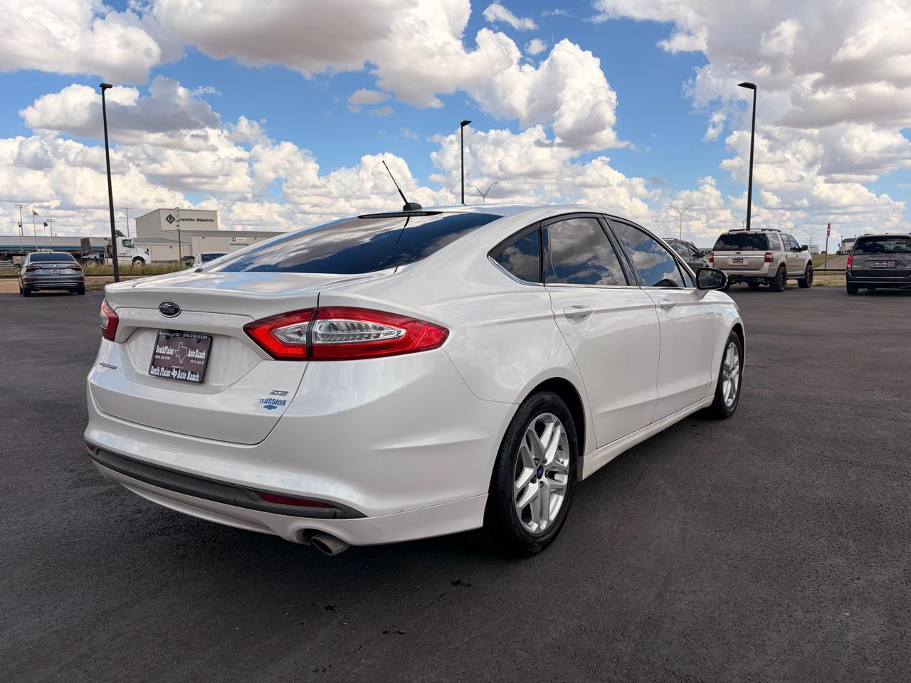 Ford Fusion 4dr Sdn SE FWD 2015