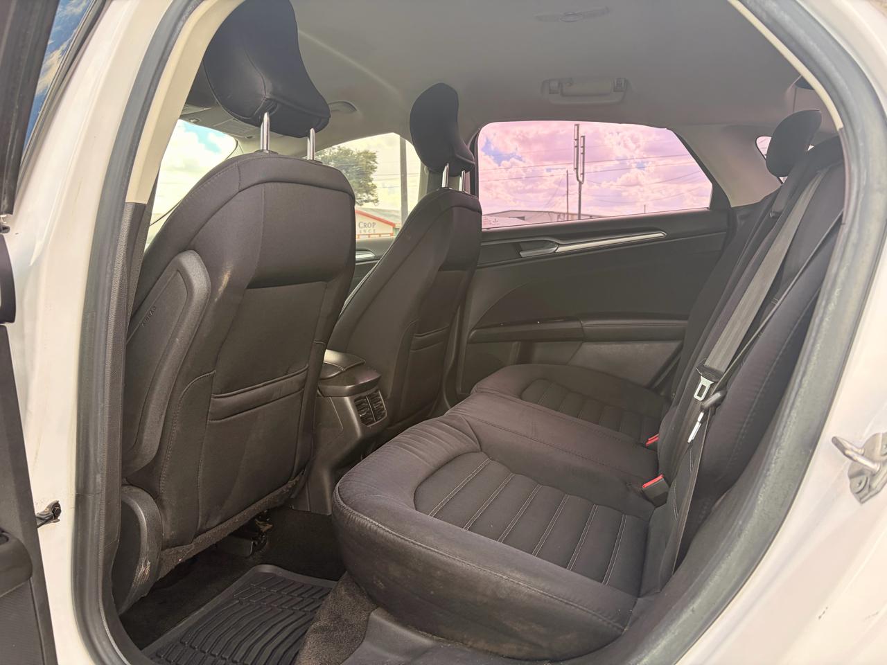 Ford Fusion 4dr Sdn SE FWD 2015