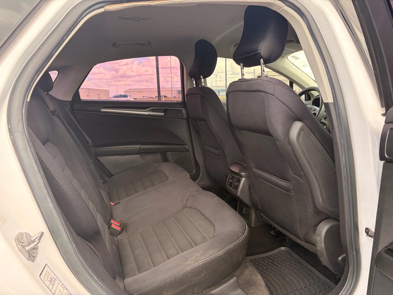 Ford Fusion 4dr Sdn SE FWD 2015