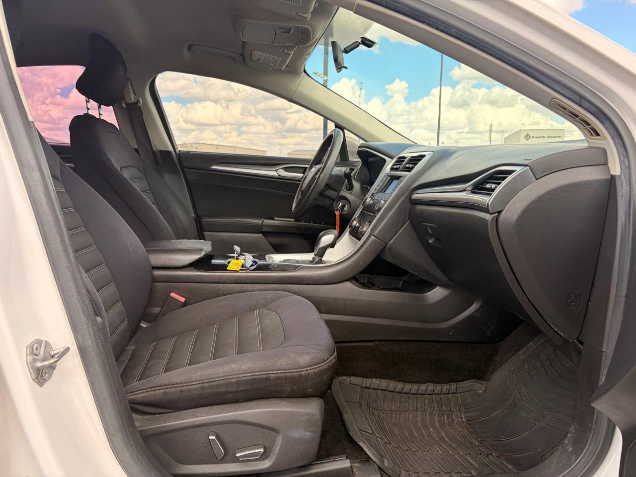 Ford Fusion 4dr Sdn SE FWD 2015
