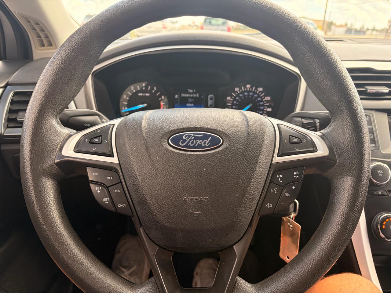 Ford Fusion 4dr Sdn SE FWD 2015