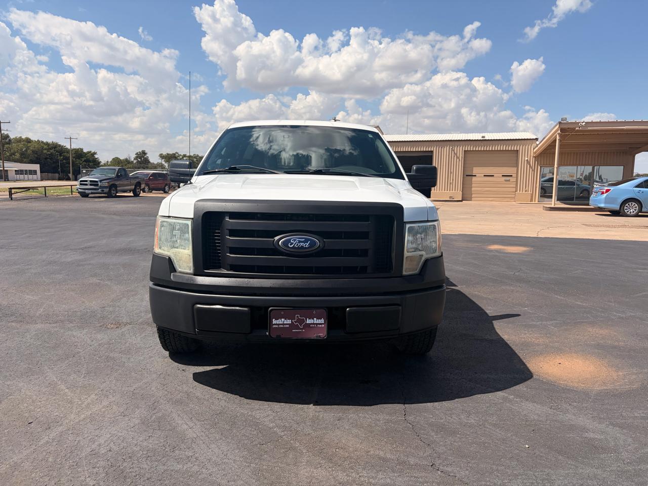Ford F-150 2WD Reg Cab 145" XLT w/Mid-Box Prep 2010