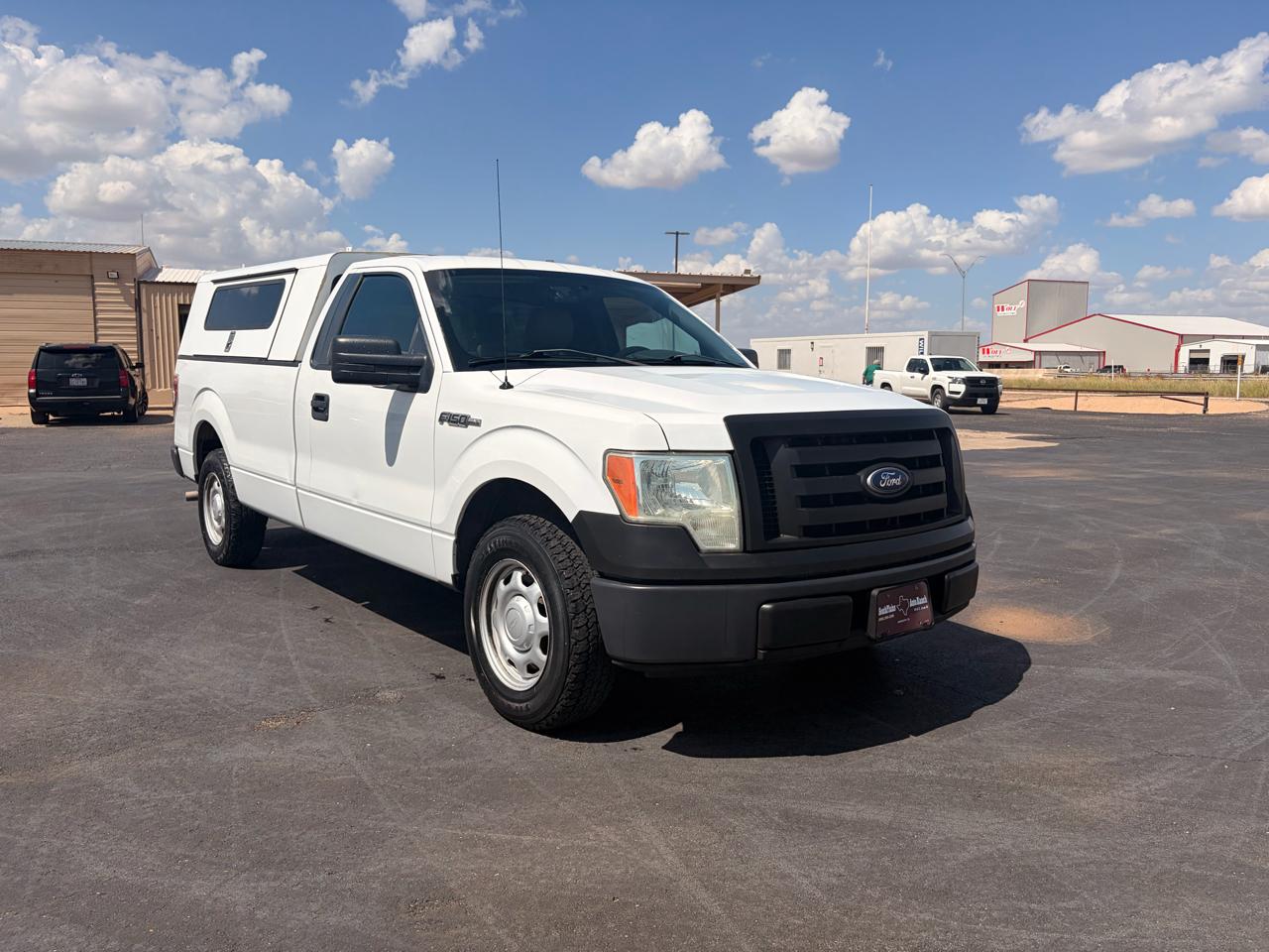 Ford F-150 2WD Reg Cab 145" XLT w/Mid-Box Prep 2010