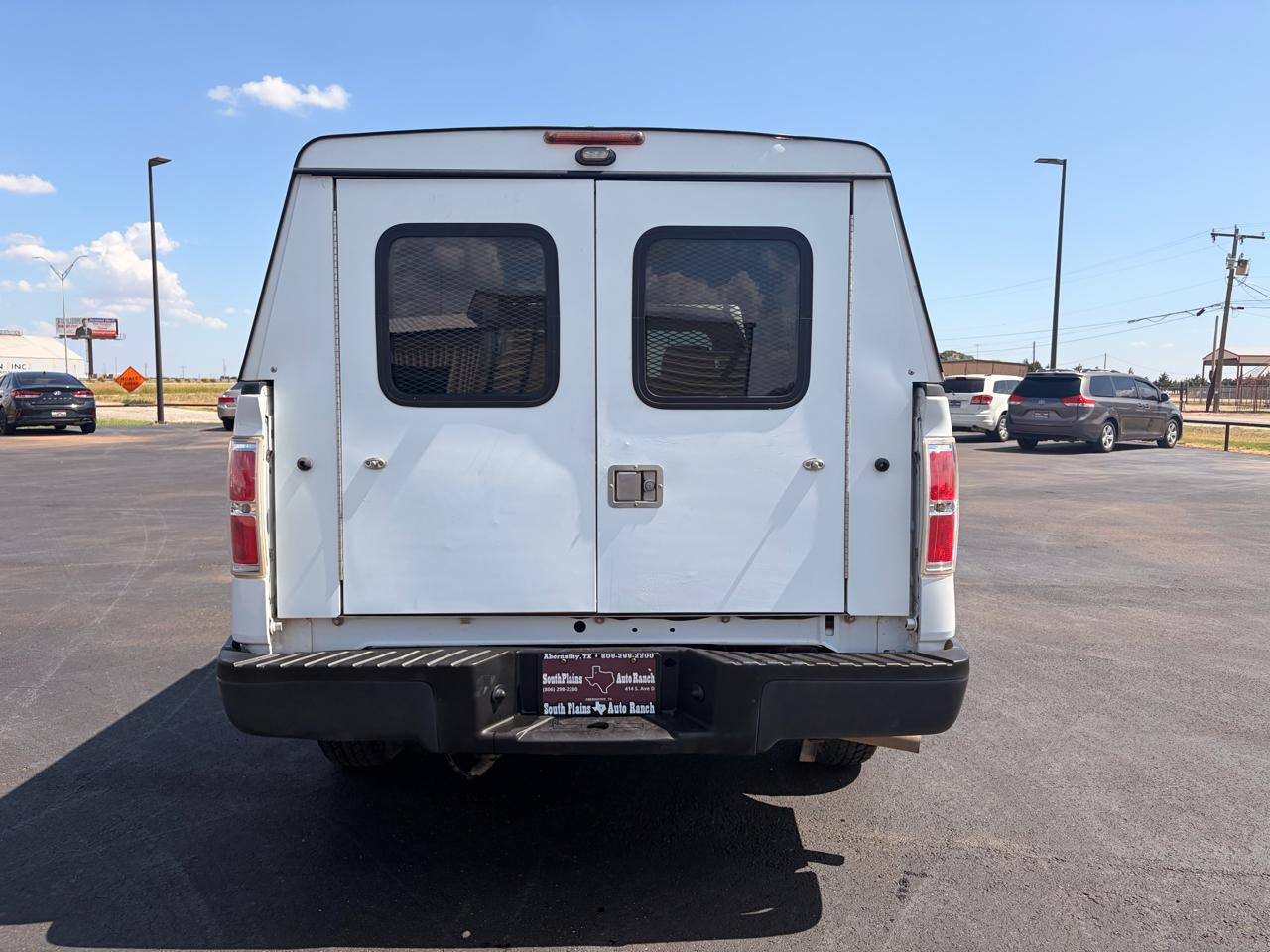 Ford F-150 2WD Reg Cab 145" XLT w/Mid-Box Prep 2010