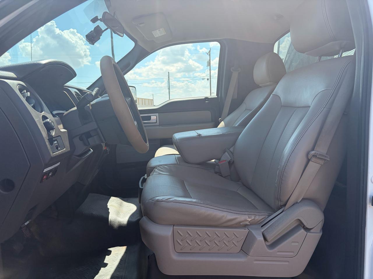 Ford F-150 2WD Reg Cab 145" XLT w/Mid-Box Prep 2010