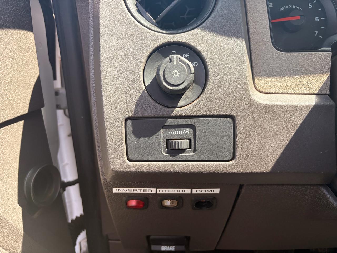 Ford F-150 2WD Reg Cab 145" XLT w/Mid-Box Prep 2010