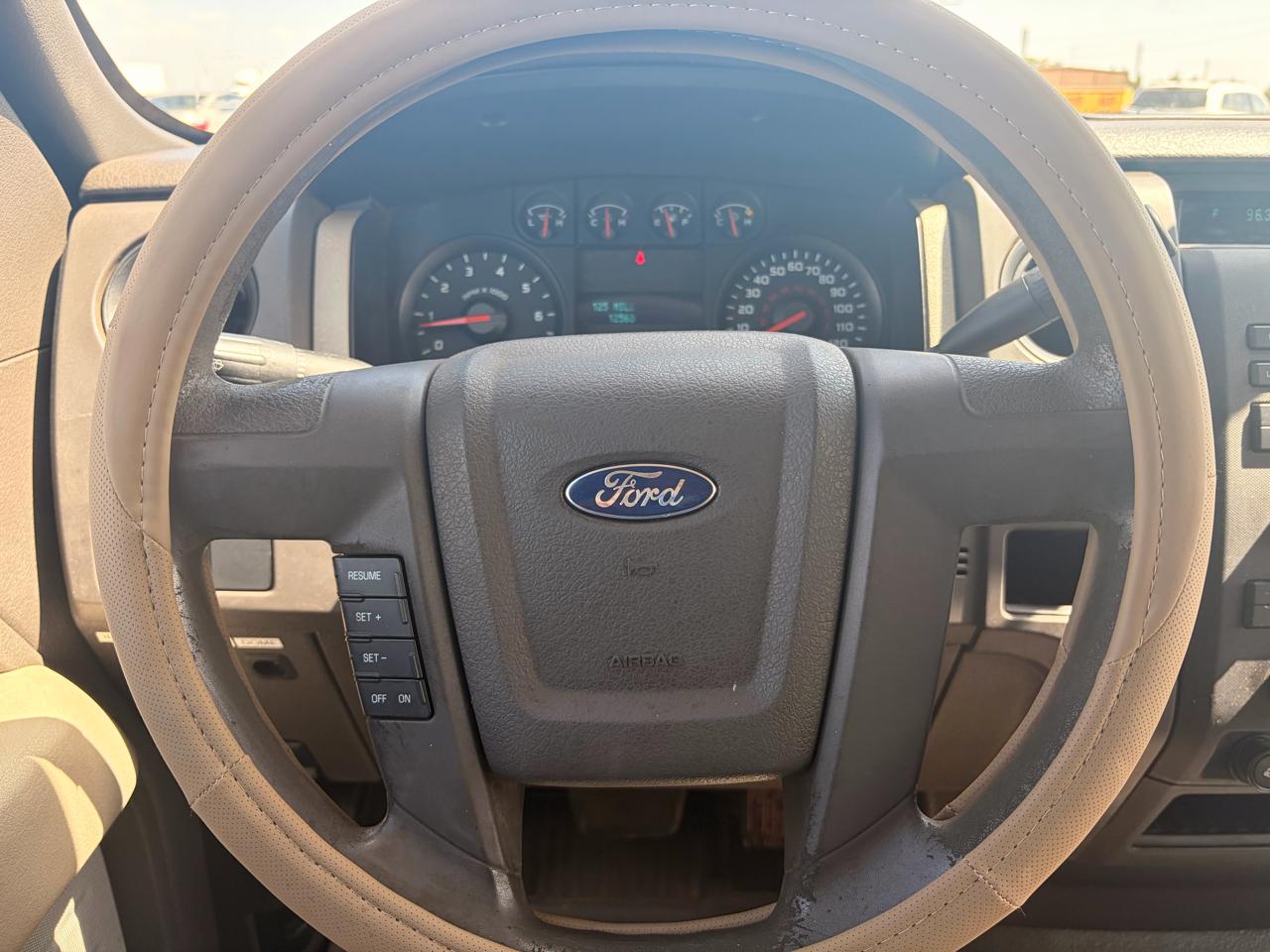 Ford F-150 2WD Reg Cab 145" XLT w/Mid-Box Prep 2010