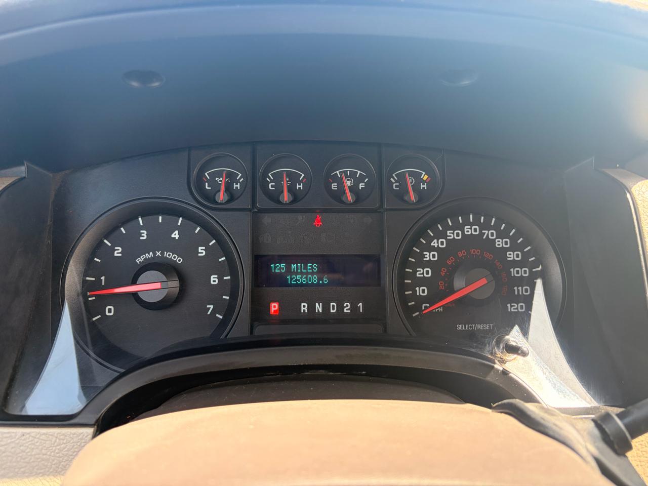 Ford F-150 2WD Reg Cab 145" XLT w/Mid-Box Prep 2010
