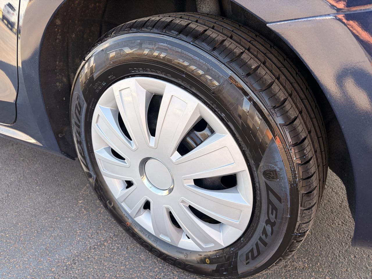 Volkswagen Passat 4dr Sdn 2.0L Manual TDI SE 2013