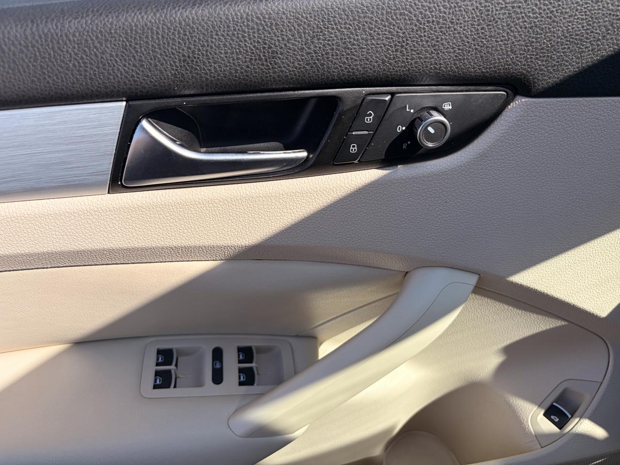 Volkswagen Passat 4dr Sdn 2.0L Manual TDI SE 2013