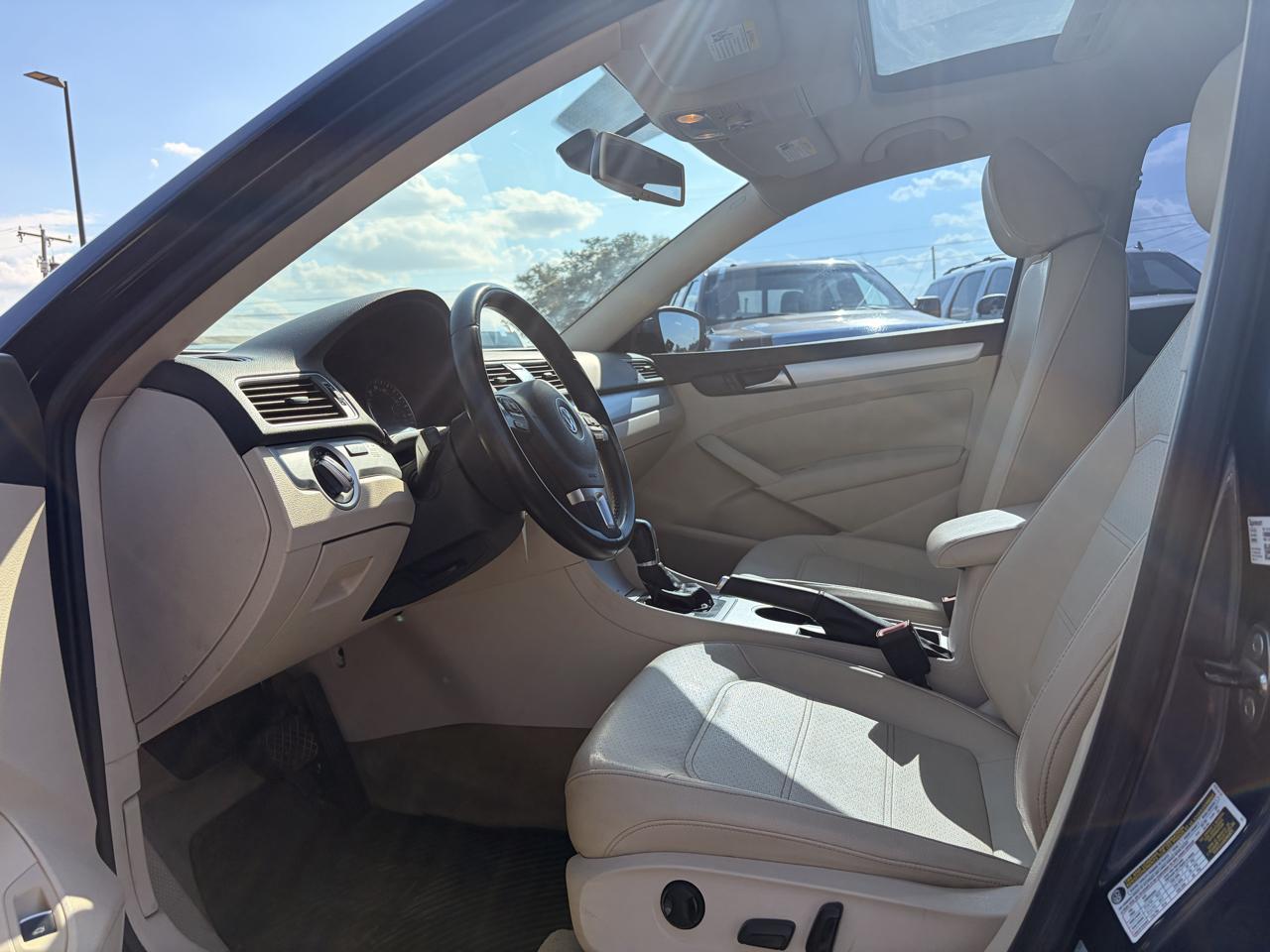 Volkswagen Passat 4dr Sdn 2.0L Manual TDI SE 2013