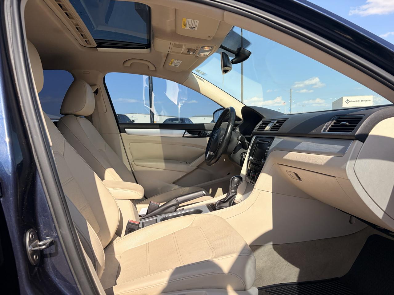 Volkswagen Passat 4dr Sdn 2.0L Manual TDI SE 2013