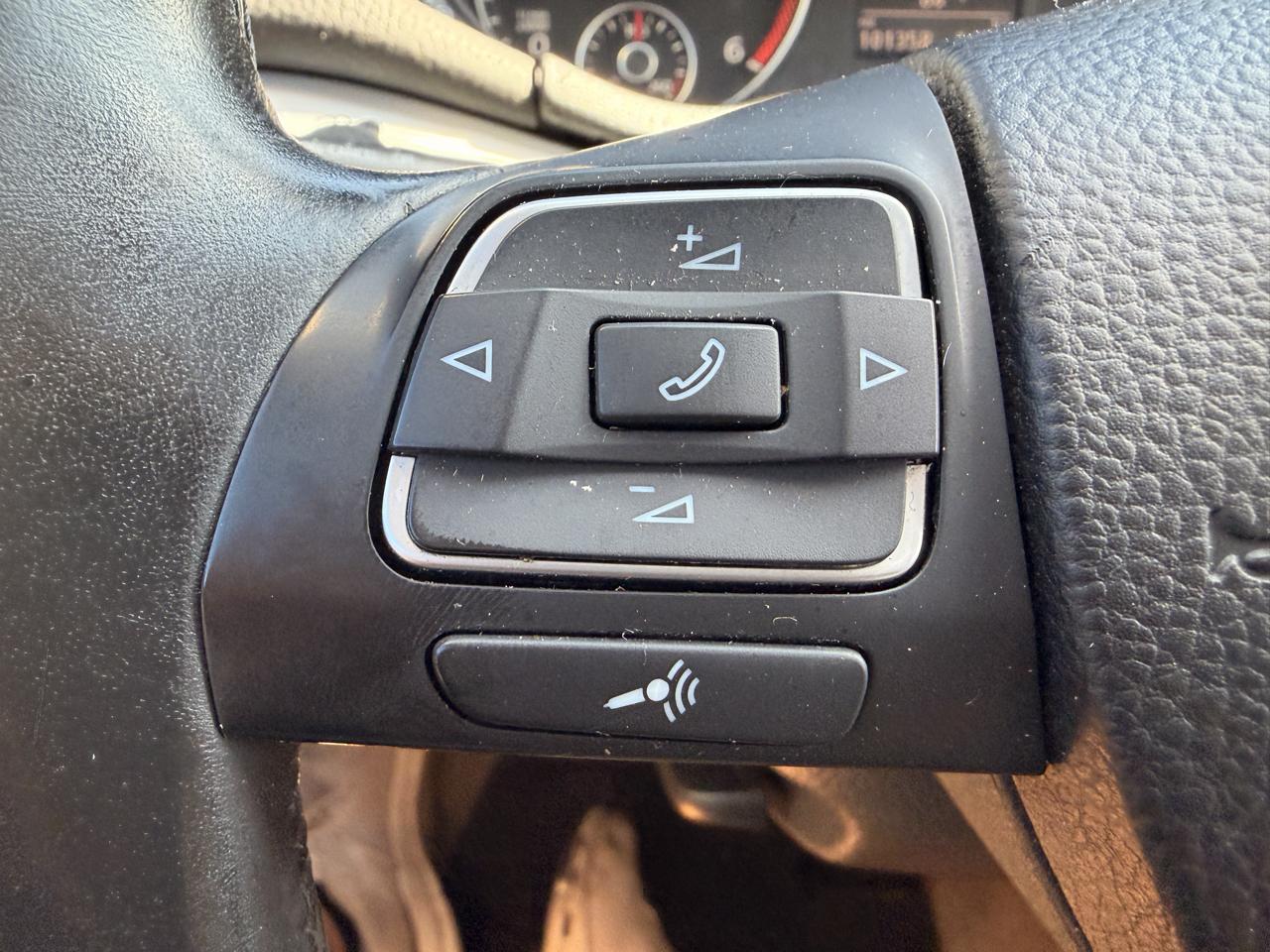 Volkswagen Passat 4dr Sdn 2.0L Manual TDI SE 2013