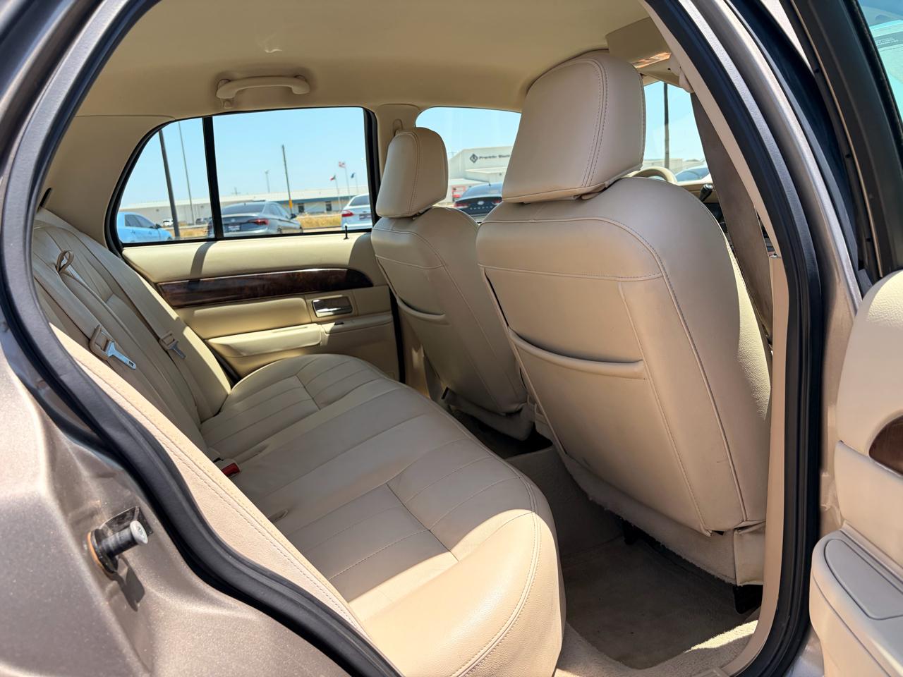 Mercury Grand Marquis 4dr Sdn LS Premium 2006