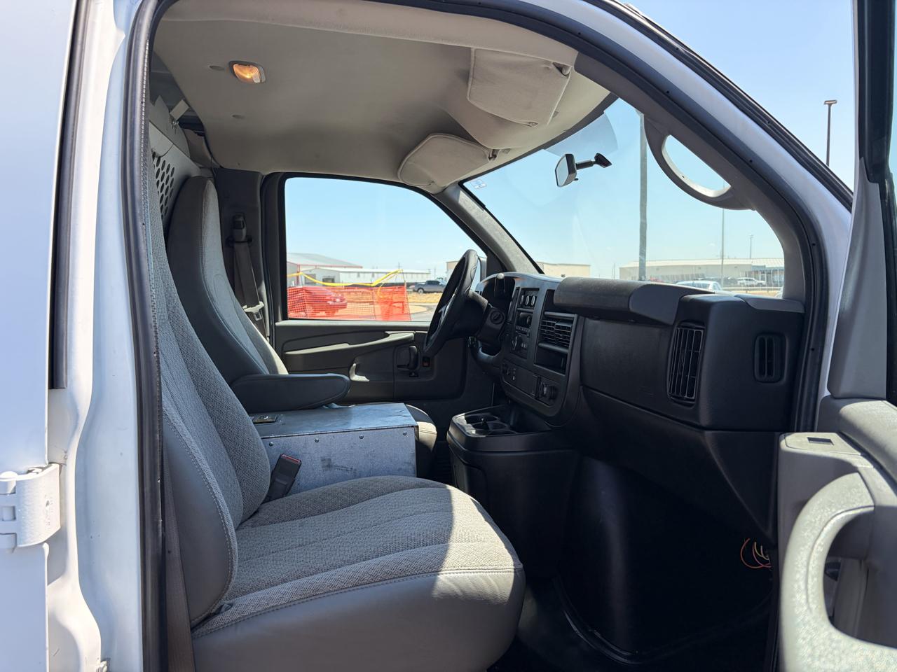 Chevrolet Express Cargo Van RWD 2500 135" 2015
