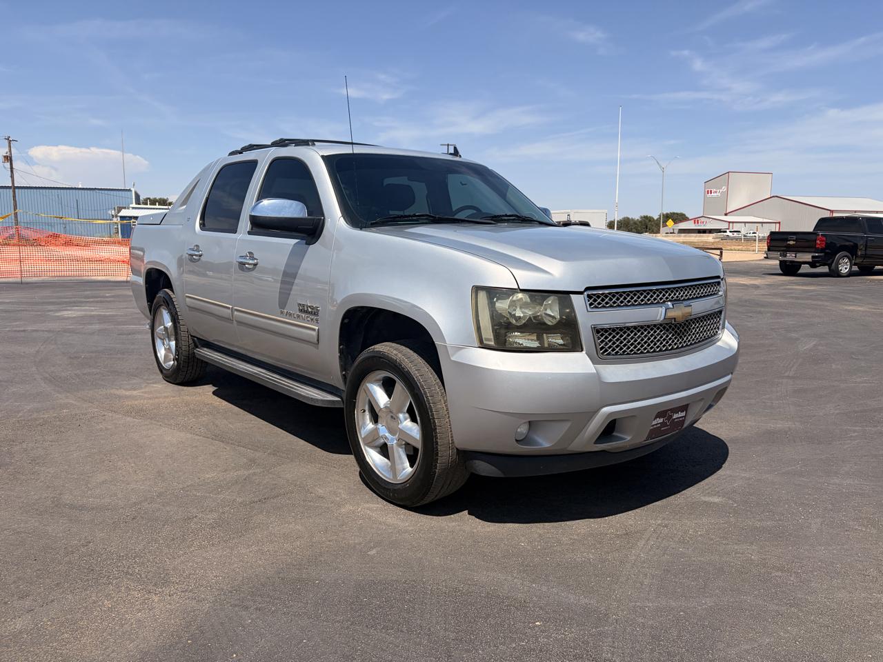 Chevrolet Avalanche 2WD Crew Cab LT 2011