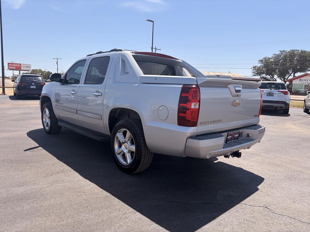 Chevrolet Avalanche 2WD Crew Cab LT 2011