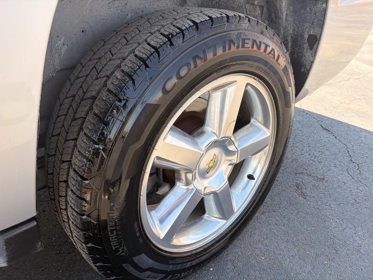 Chevrolet Avalanche 2WD Crew Cab LT 2011