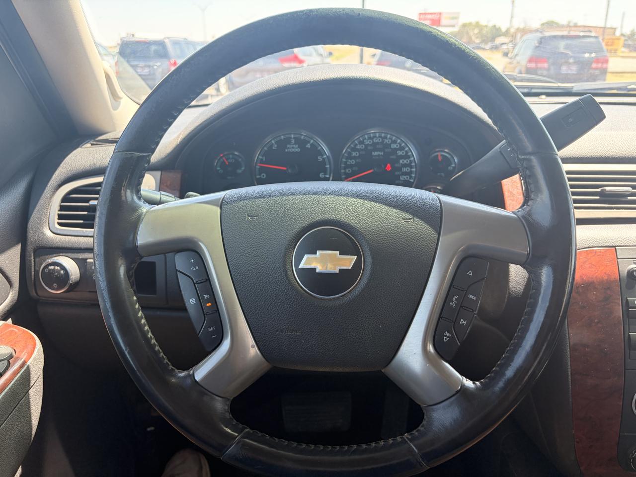 Chevrolet Avalanche 2WD Crew Cab LT 2011