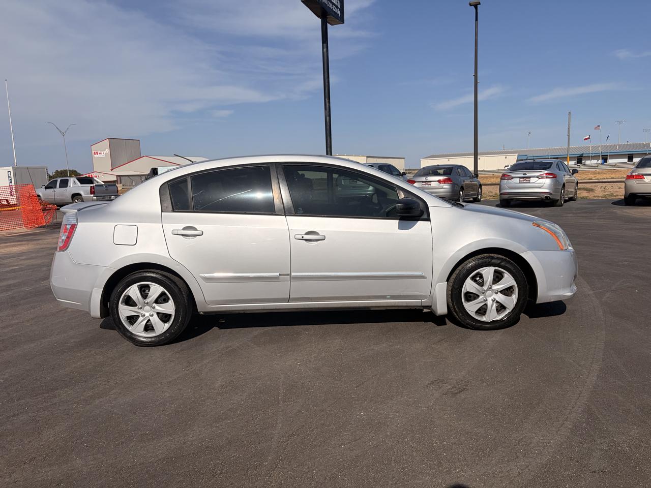 Nissan Sentra 4dr Sdn I4 CVT 2.0 S 2012