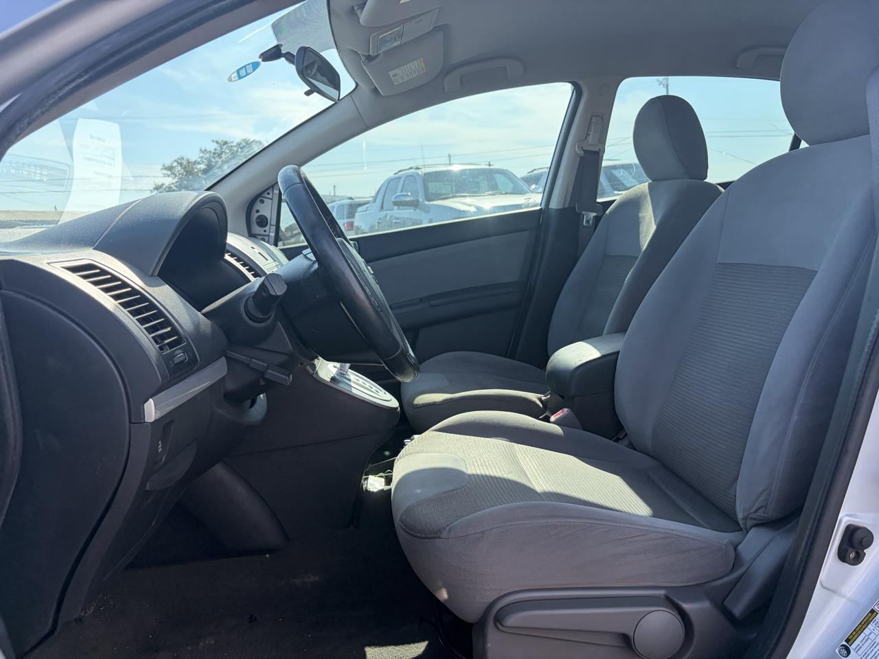 Nissan Sentra 4dr Sdn I4 CVT 2.0 S 2012