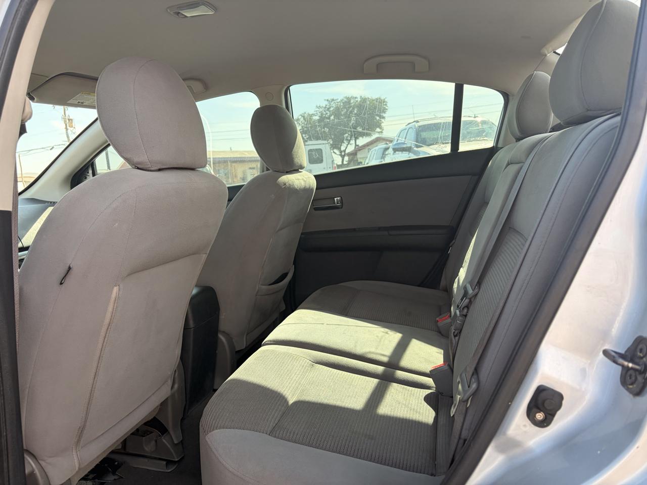 Nissan Sentra 4dr Sdn I4 CVT 2.0 S 2012