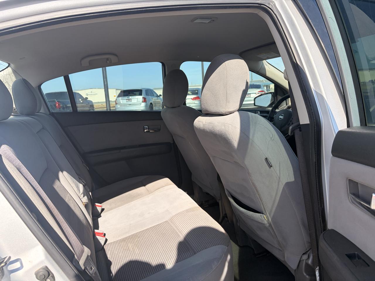 Nissan Sentra 4dr Sdn I4 CVT 2.0 S 2012