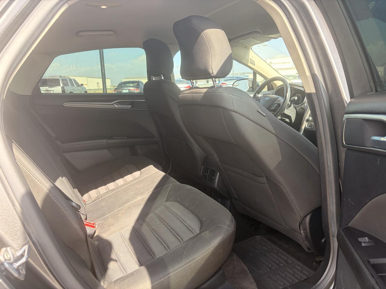 Ford Fusion SE FWD 2017