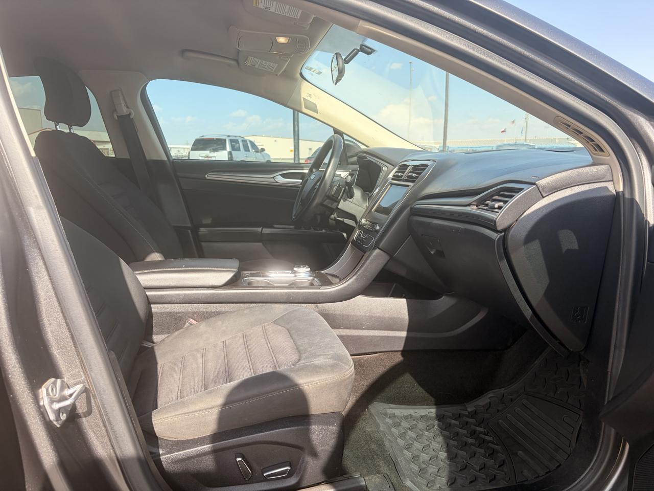 Ford Fusion SE FWD 2017