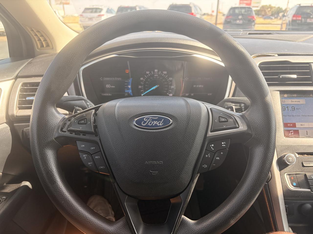Ford Fusion SE FWD 2017