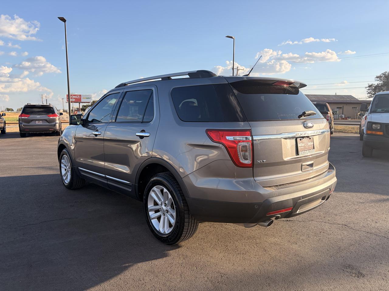 Ford Explorer FWD 4dr XLT 2012