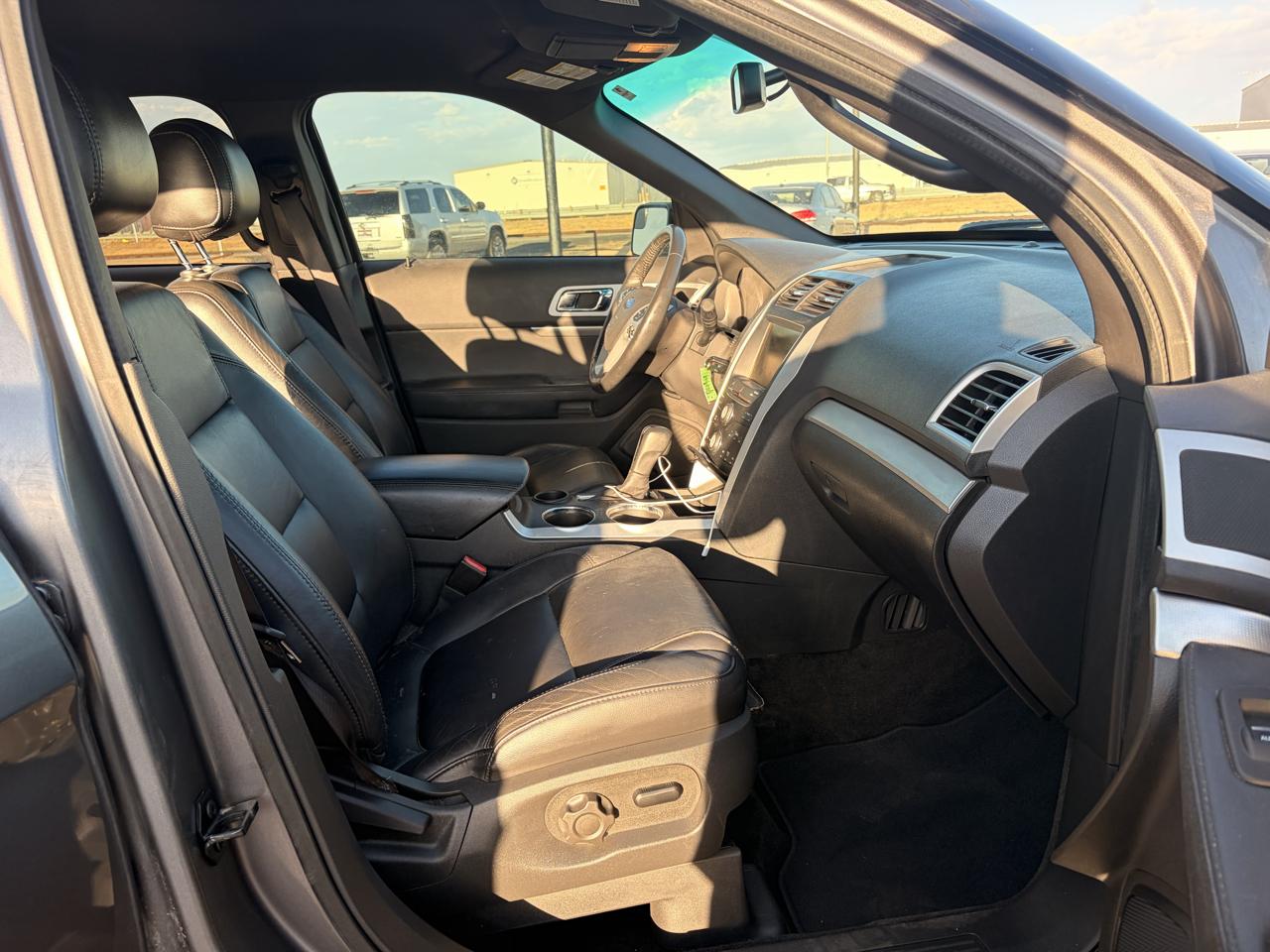 Ford Explorer FWD 4dr XLT 2012