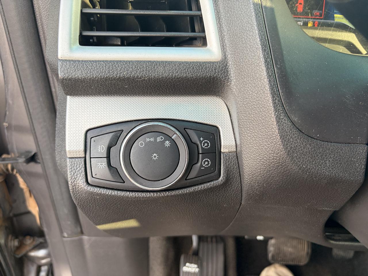 Ford Explorer FWD 4dr XLT 2012