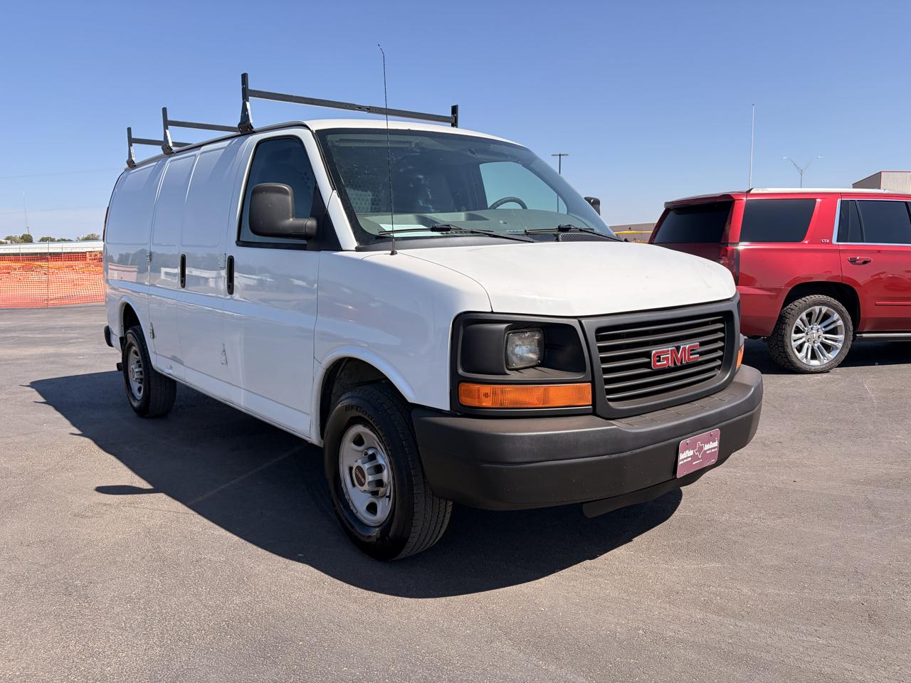 GMC Savana Cargo Van RWD 3500 135" 2015