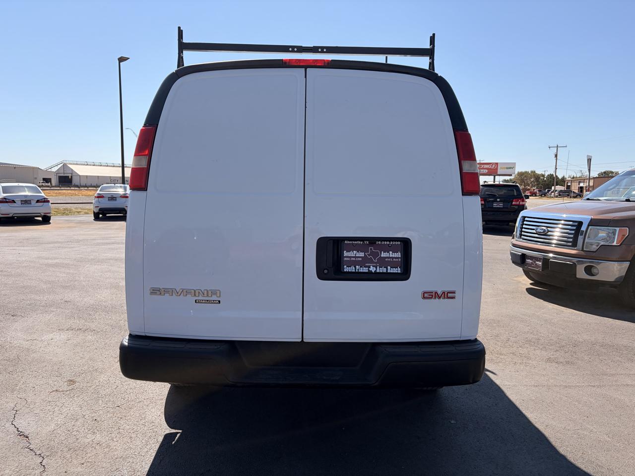 GMC Savana Cargo Van RWD 3500 135" 2015