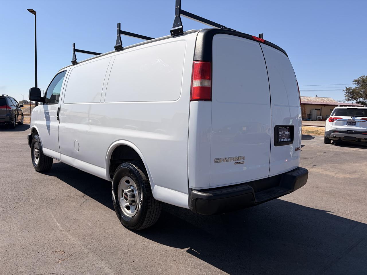 GMC Savana Cargo Van RWD 3500 135" 2015