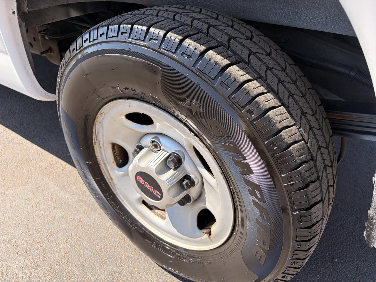 GMC Savana Cargo Van RWD 3500 135" 2015