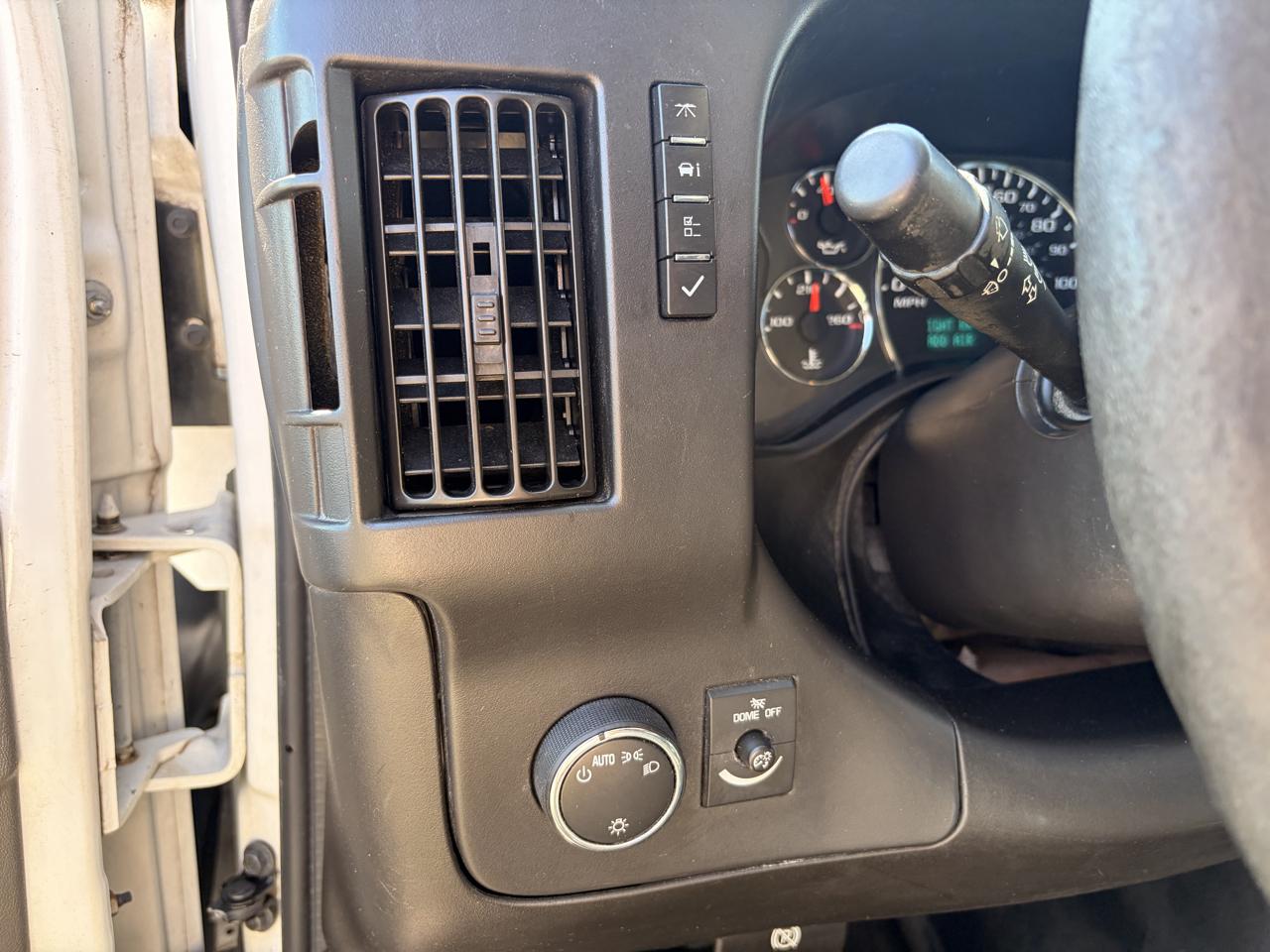 GMC Savana Cargo Van RWD 3500 135" 2015