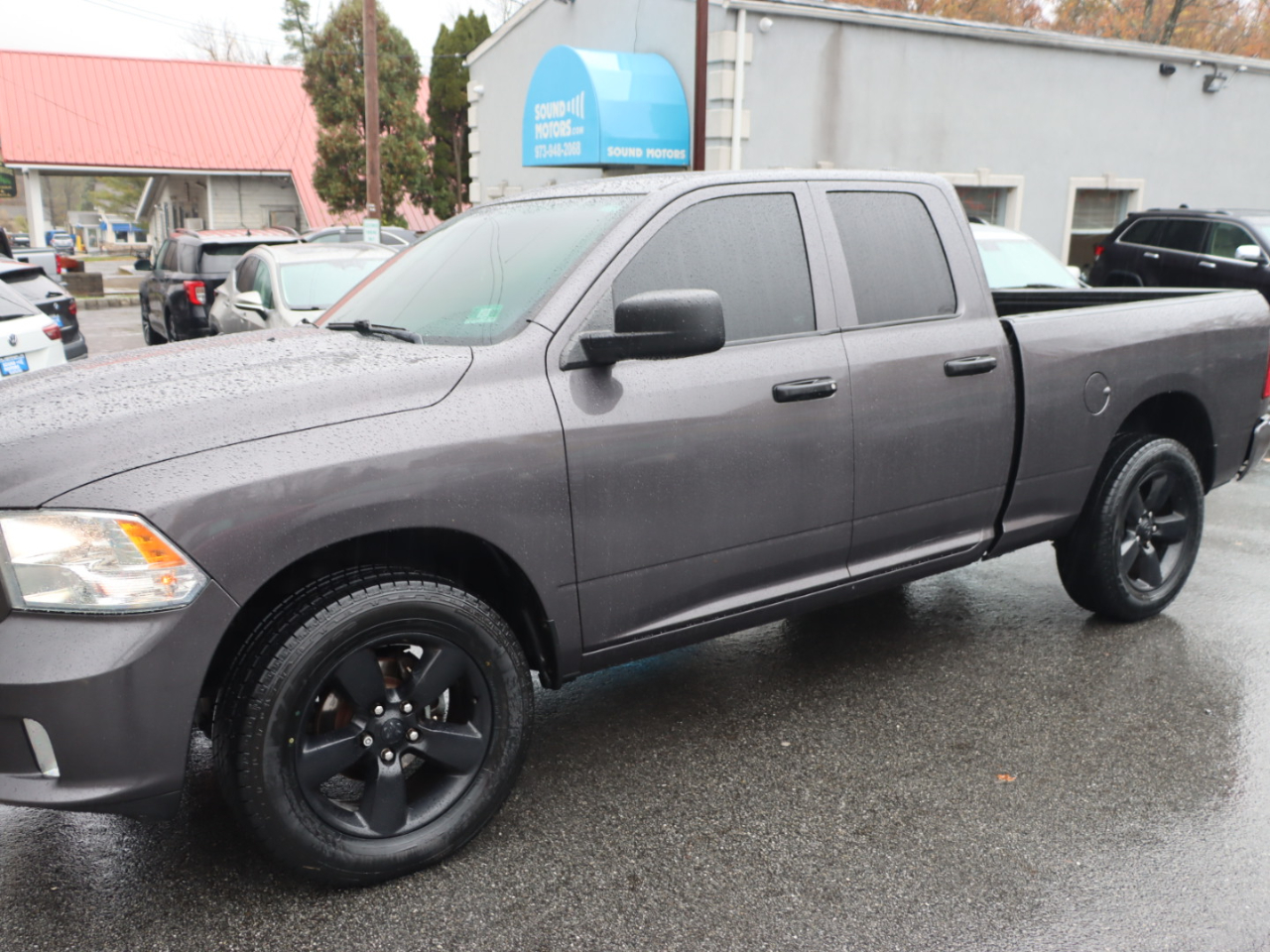 RAM 1500 Tradesman Quad Cab 4WD 2018 RAM 1500 Tradesman Quad Cab 4WD 2018